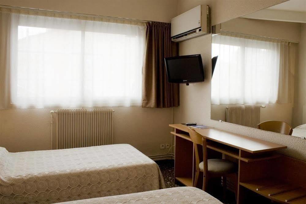 Ours Blanc - Victor Hugo Hotel 2*